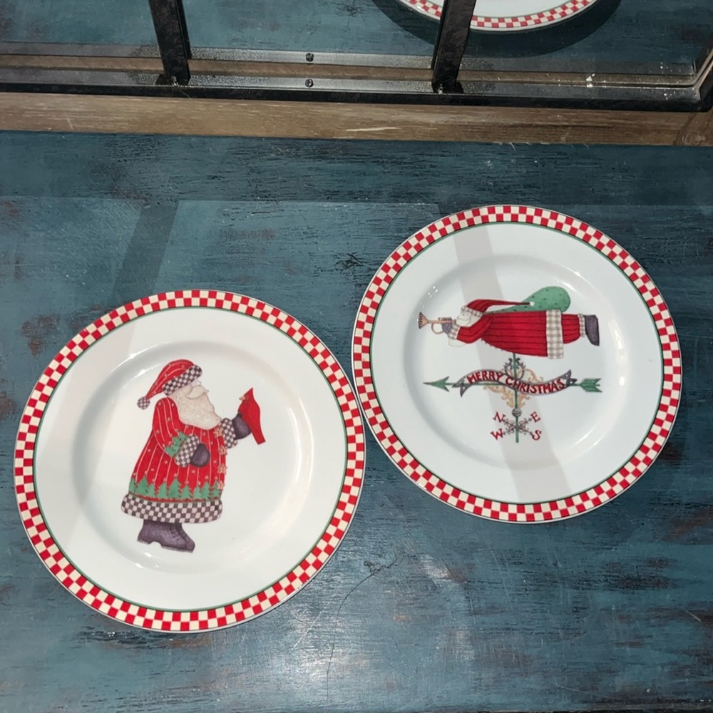 NEW Debbie Mumm Sakura magic of Santa plates set of two